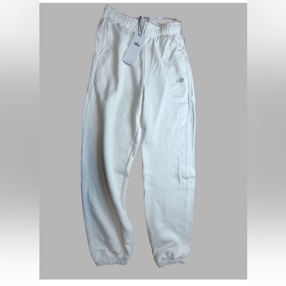 ALO YOGA Jogger Set - Picture 4 of 5